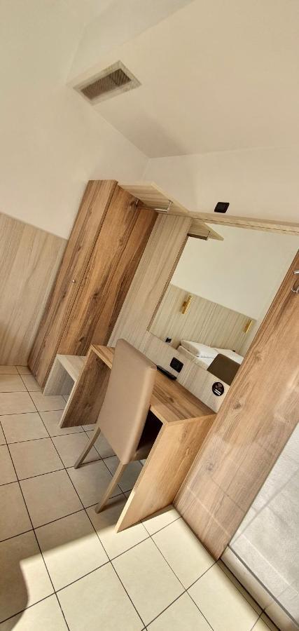 Hotel Mondial Milano Eksteriør billede