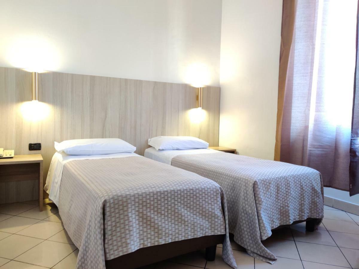 Hotel Mondial Milano Eksteriør billede